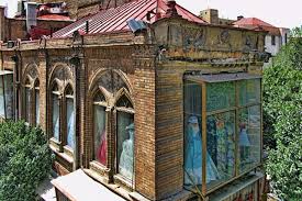 سقف شیبدار در معماری: تاریخچه و تحولات | ابزار سیوند | مرجع خرید ورق پلی‌کربنات و فایبرگلاس